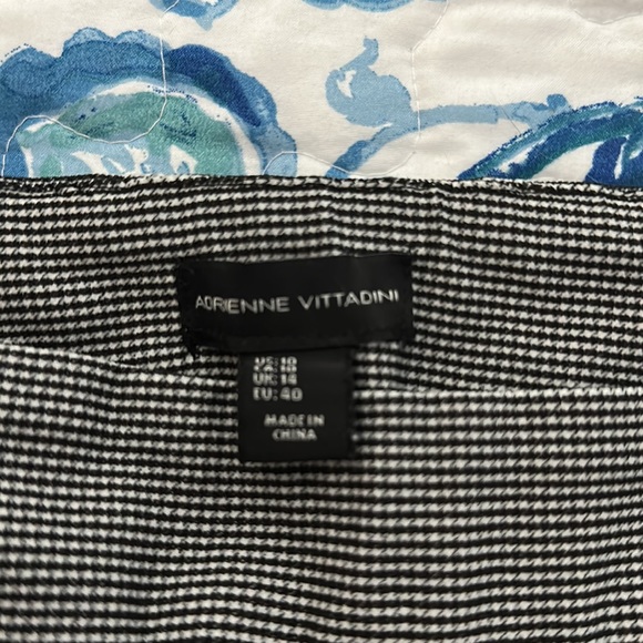Adrienne Vittadini mid-rise stretch black and white pants size 10 - Picture 3 of 3